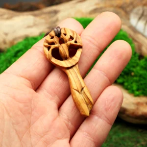 Geschnitzter Cernunnos aus Olivenholz • Talisman & Holzschmuck für Männer