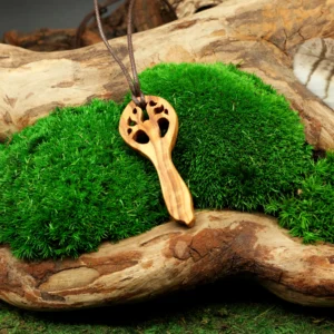 Geschnitzter Cernunnos aus Olivenholz • Talisman & Holzschmuck für Männer – Bild 3