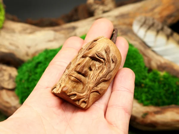 Waldgeist Holzgesicht • Talisman Kette aus Holz • Grüner Mann als Naturschmuck • Glücksbringer für Männer • Geschenk für Naturverbundene