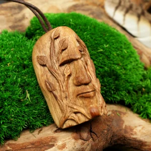 Waldgeist Holzgesicht • Talisman Kette aus Holz • Grüner Mann als Naturschmuck • Glücksbringer für Männer • Geschenk für Naturverbundene – Bild 6