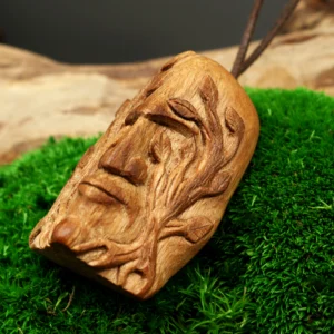 Waldgeist Holzgesicht • Talisman Kette aus Holz • Grüner Mann als Naturschmuck • Glücksbringer für Männer • Geschenk für Naturverbundene – Bild 4